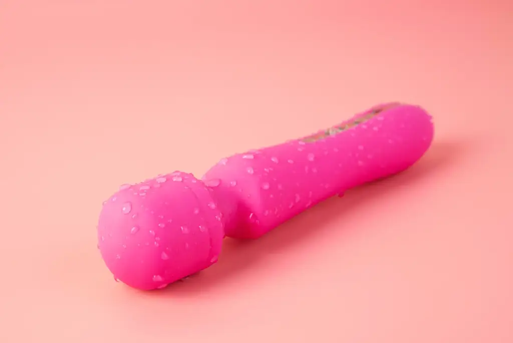 A sleek pink G-spot vibrator designed by Gaia in Love