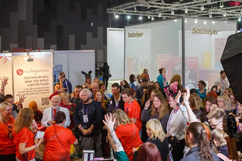 A large crowd of industry professionals engages with leading brands like Satisfyer at EroExpo Moscow, the most influential Russian adult novelty trade show. Gaia in Love stays connected with top industry players at this exclusive networking event.